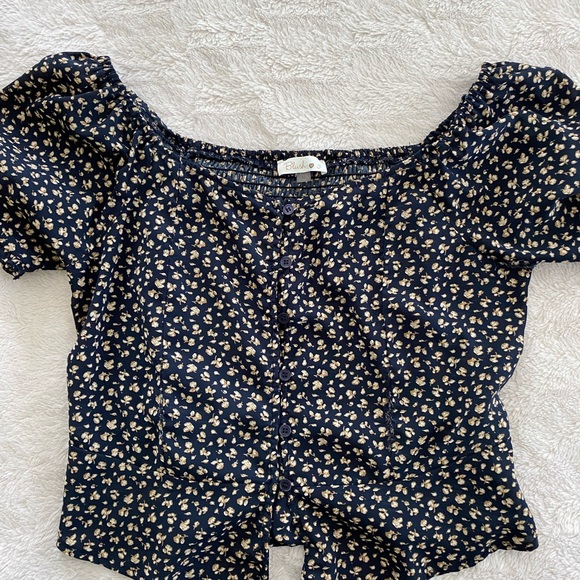 Aesthetic flower navy top - Picture 1 of 1